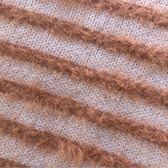 Davi & Dani Long Sleeve V-Neck Striped Sweater Size Large - Picture 5 of 7